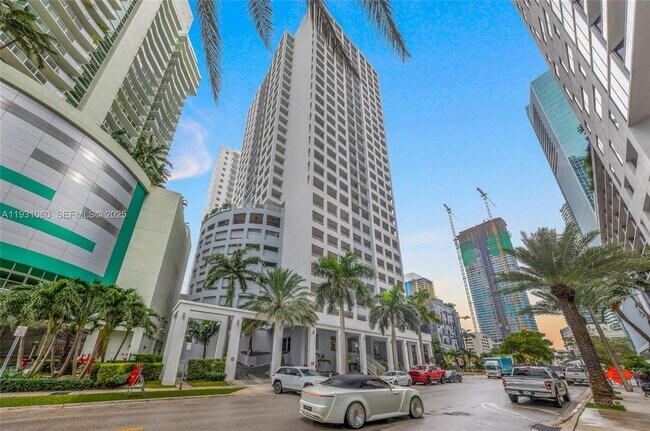 Building Photo - 170 SE 14th St