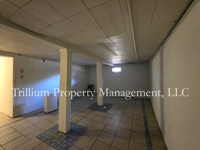 Building Photo - 7106 NE 15th Ave