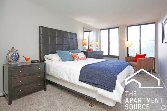 Building Photo - 7251 S South Shore Dr