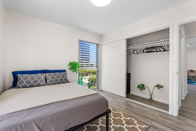 Building Photo - Coty Tower 703