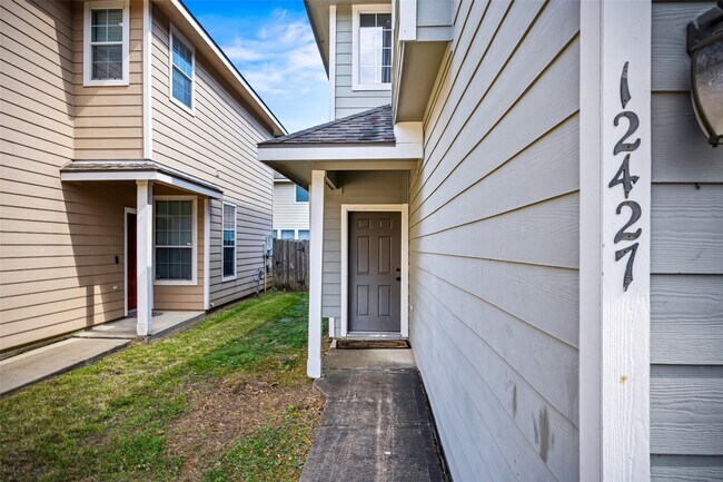 Building Photo - 12427 Oriole Lake Way