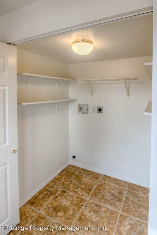 Building Photo - 4 br, 2 bath House - 4656 E 14th St