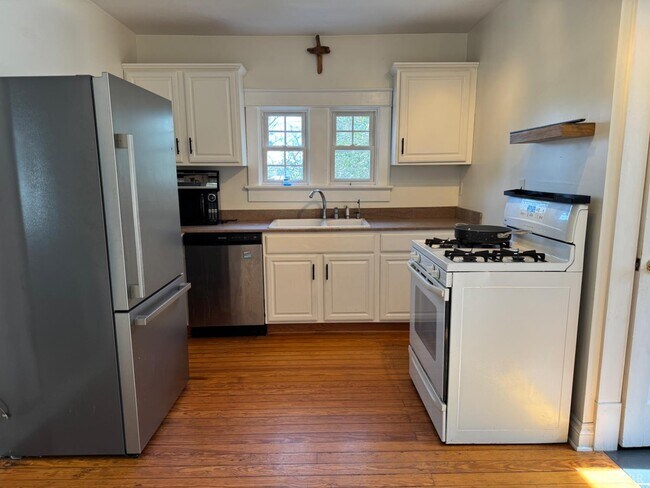 Building Photo - 1506 Hamilton Dr