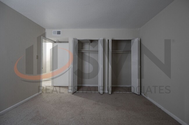 Building Photo - 500 Umstead Dr