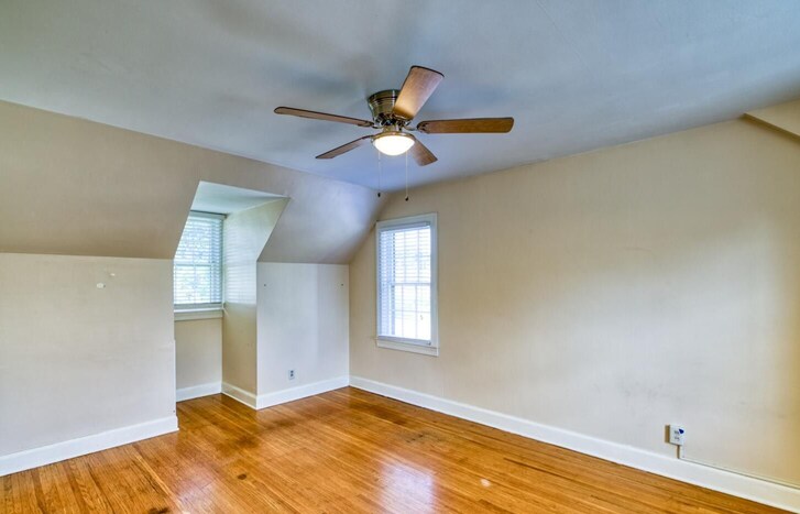 Building Photo - 2418 Manchester Rd