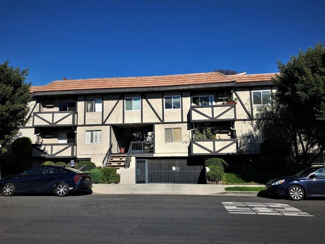 Exterior - 1914 Corinth Ave