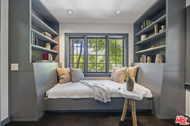 Building Photo - 3 Latimer Rd