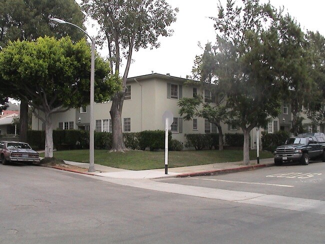 Building - 2101 10th St