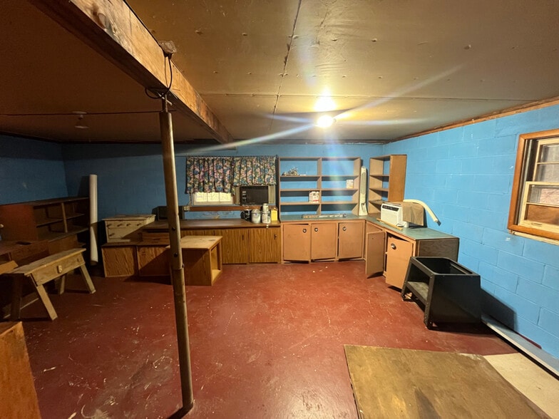 Building Photo - 66 Haywardville Rd