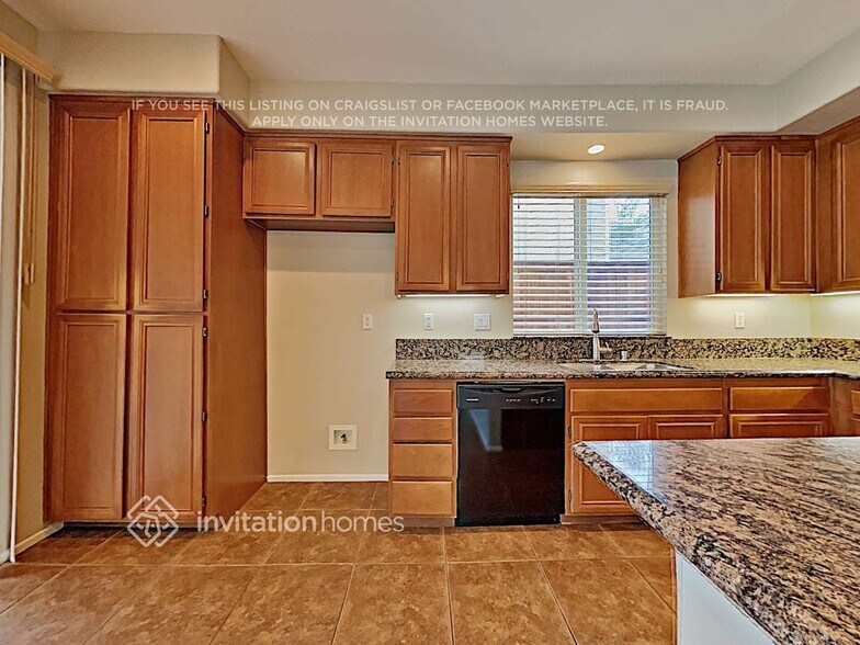 Building Photo - 25134 Birchtree Ct