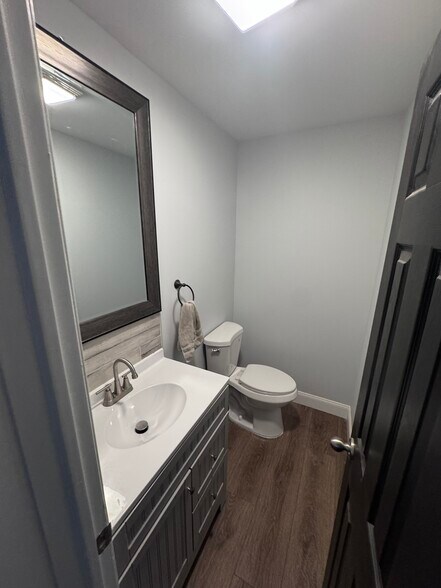 Building Photo - 110 E Locust St