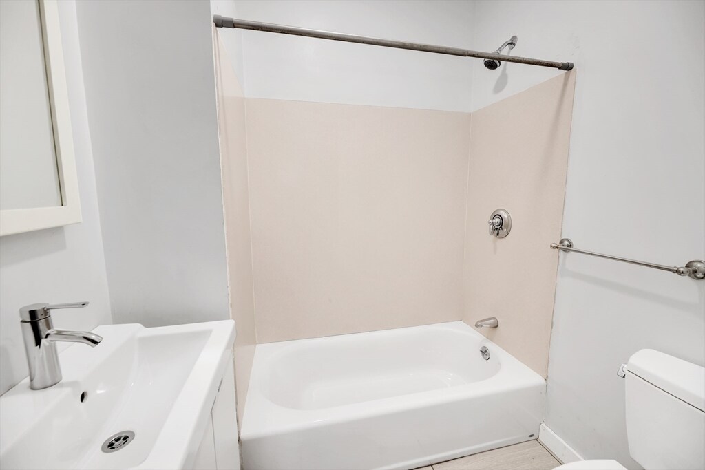 Building Photo - 79 Perkins St