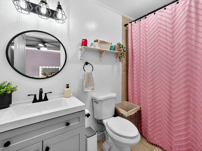 Building Photo - 8009 NW 71st Ct