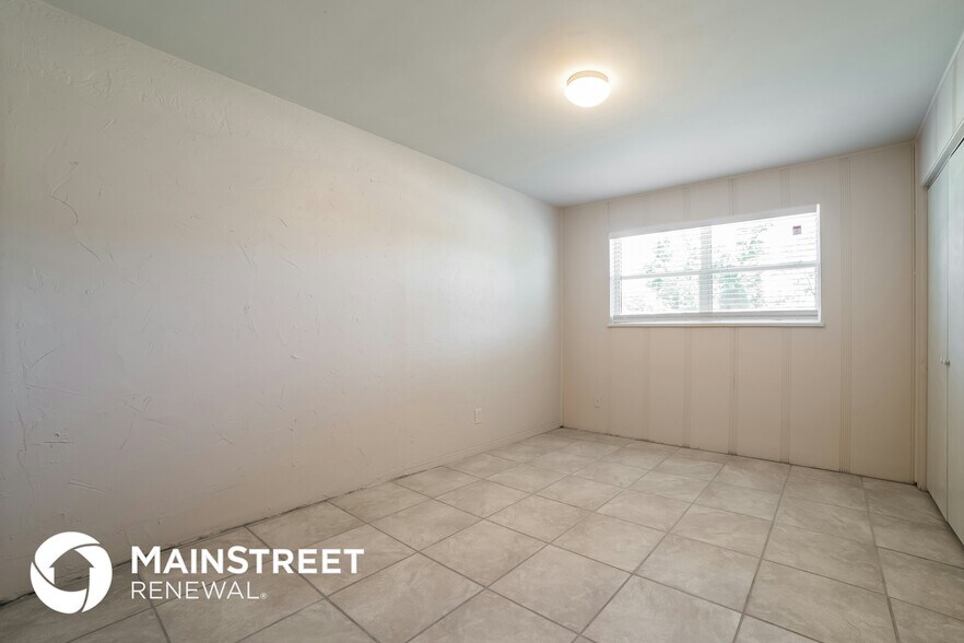 Building Photo - 926 Lewis Dr