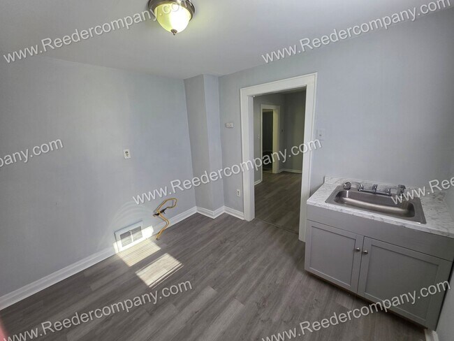 Building Photo - 3824 Parrish Ave