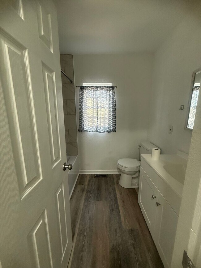 Building Photo - Central Portsmouth