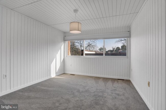 Building Photo - 2 Coldwater Ct