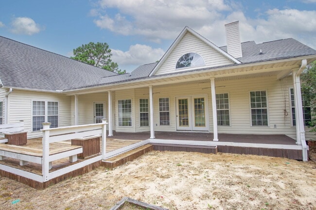 Building Photo - 380 Sullivan Dr