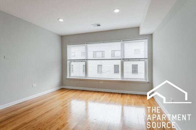Building Photo - 6535 N Mozart St