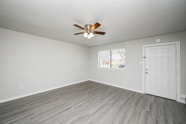 Building Photo - 6514 Kentwick Dr