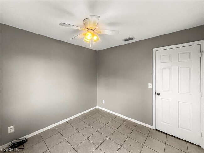 Building Photo - 849 Theodore Vail St E