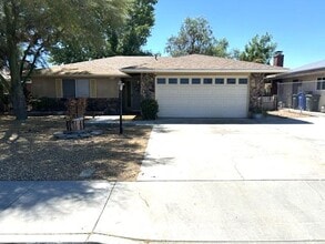 Building Photo - 915 Malaga Pl