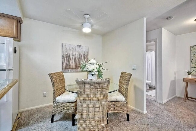 Building Photo - AWESOME ONE BEDROOM APARTMENT