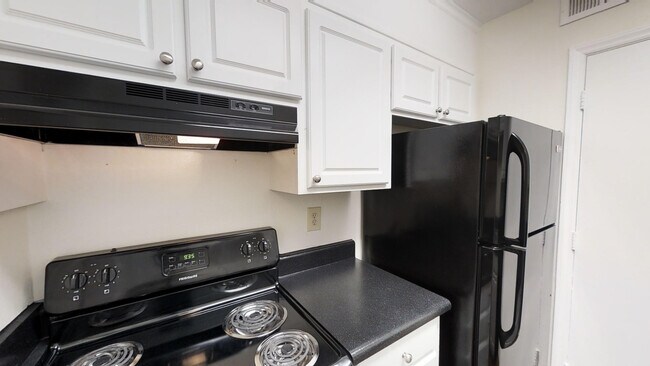 Kitchen - Pineville Place