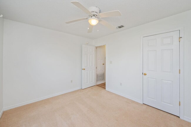 Building Photo - 9750 Parker Lake Cir