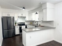 Building Photo - Beautifully Updated Modern Farmhouse 3 bed...