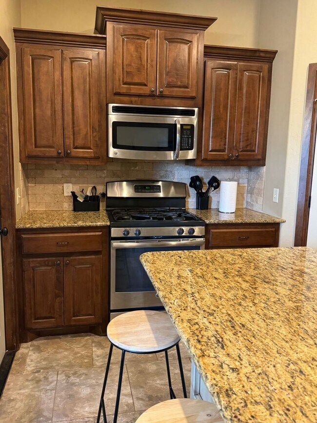 Building Photo - 3408 Enclave Ln