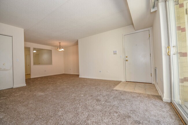 Building Photo - 8751 W Catherine Ave