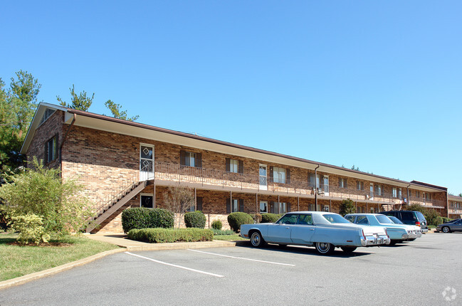 Hillsborough Apartments - Hillsborough Apts