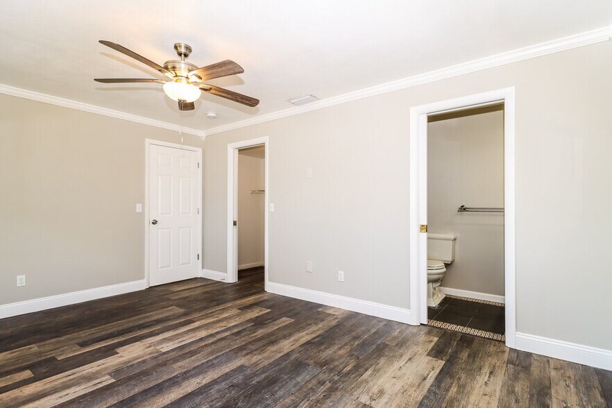 Building Photo - 1940 Ripon Dr