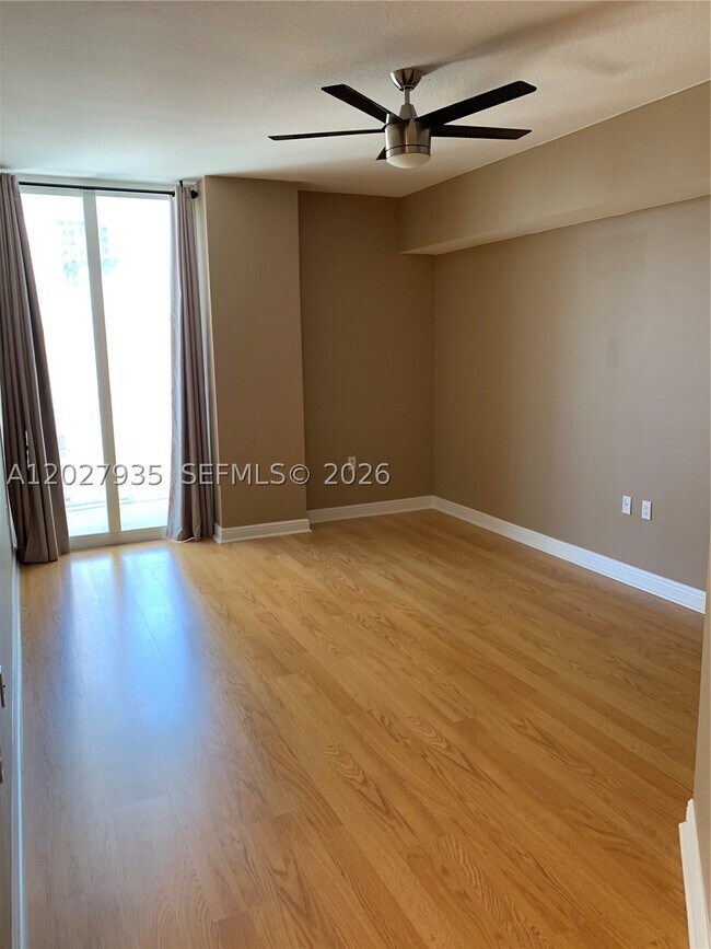 Building Photo - 1745 E Hallandale Beach Blvd
