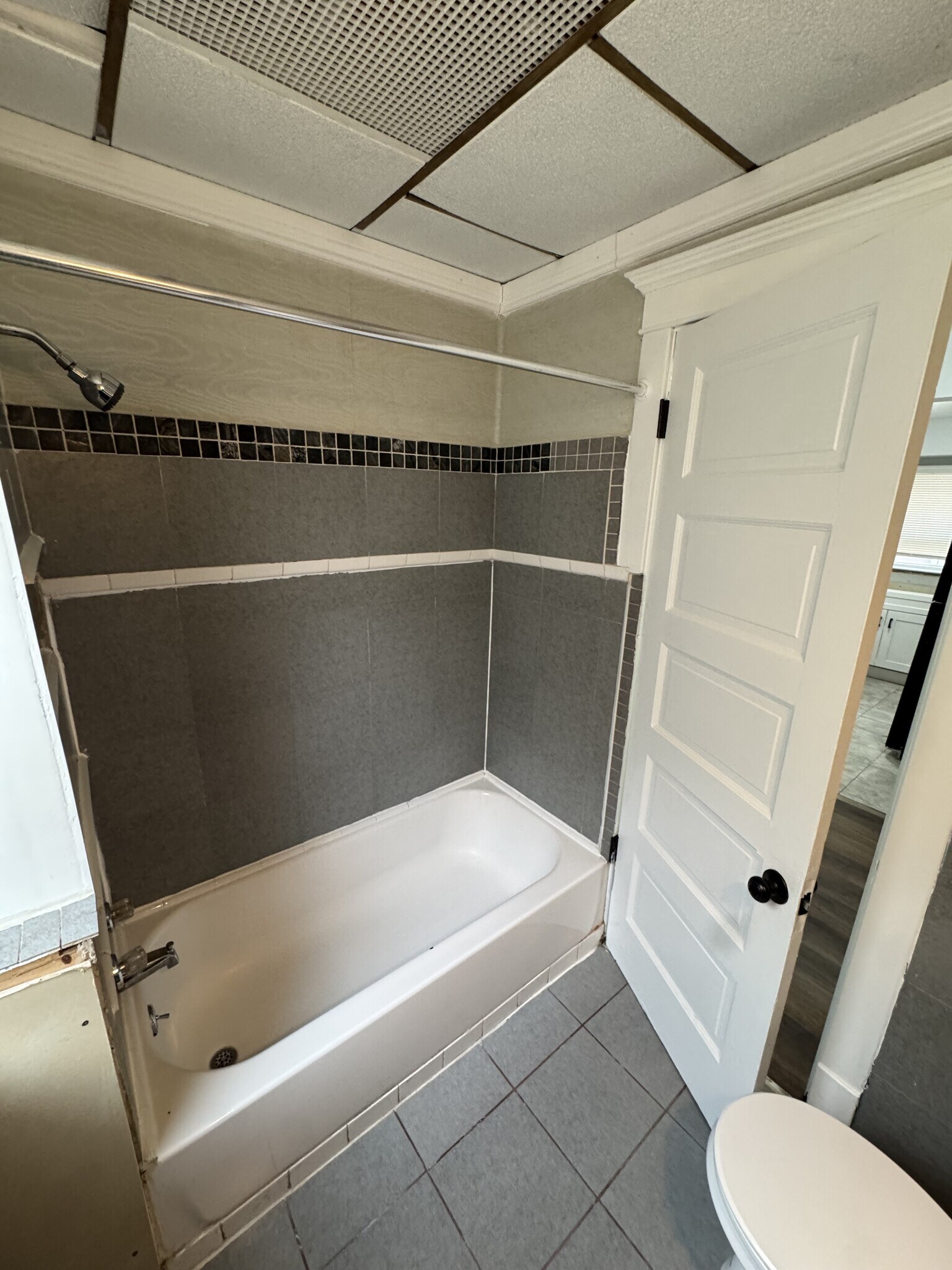 Building Photo - 5351 N Kimball Ave