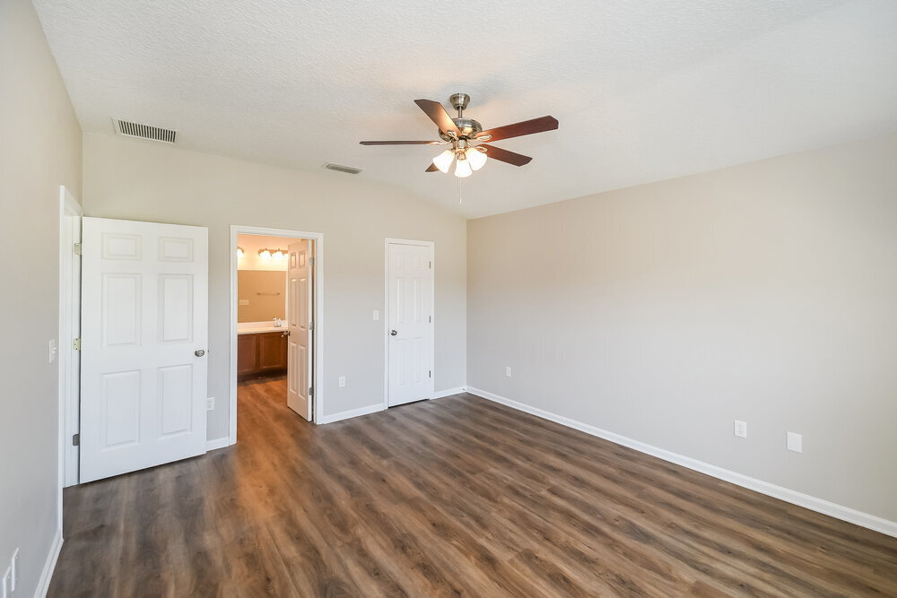 Building Photo - 9287 Hawkeye Dr