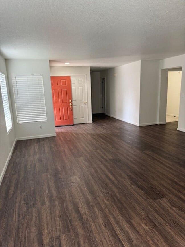 Building Photo - Cozy home in Natomas