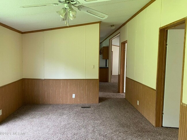 Building Photo - Welcome to Aberdeen Acres!