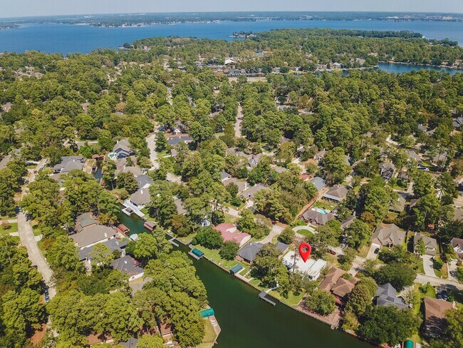 Building Photo - 3103 Hemingway Dr