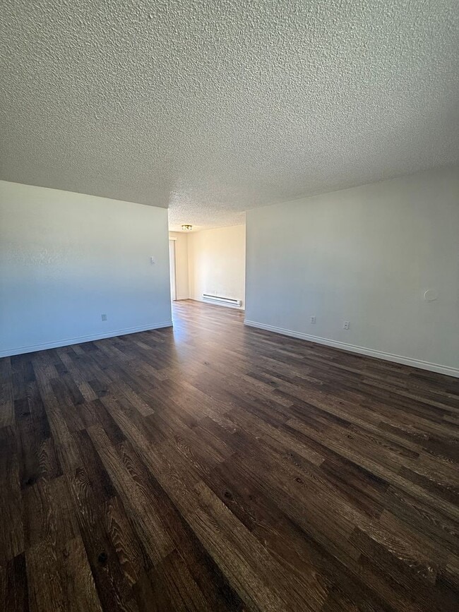 Building Photo - 141-143 E Home Ave