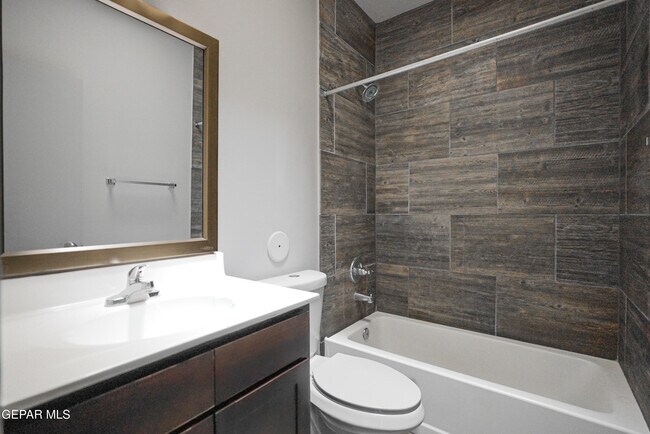 Building Photo - 461 Villa Ysleta