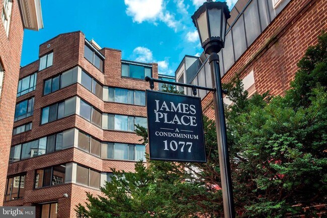 Building Photo - 1077 30th St NW