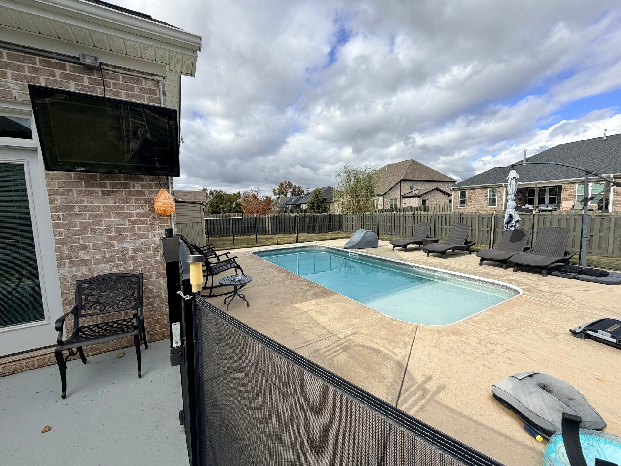 Rotating weatherproof tv - 110 Citation Dr