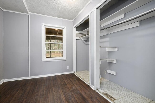 Building Photo - 3128 Club House Rd