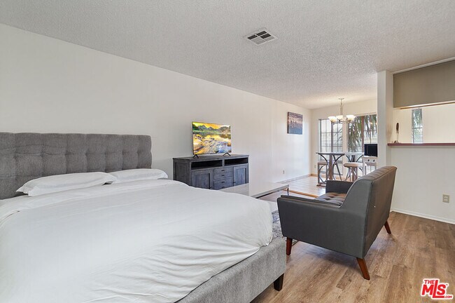 Building Photo - 3600 Bagley Ave