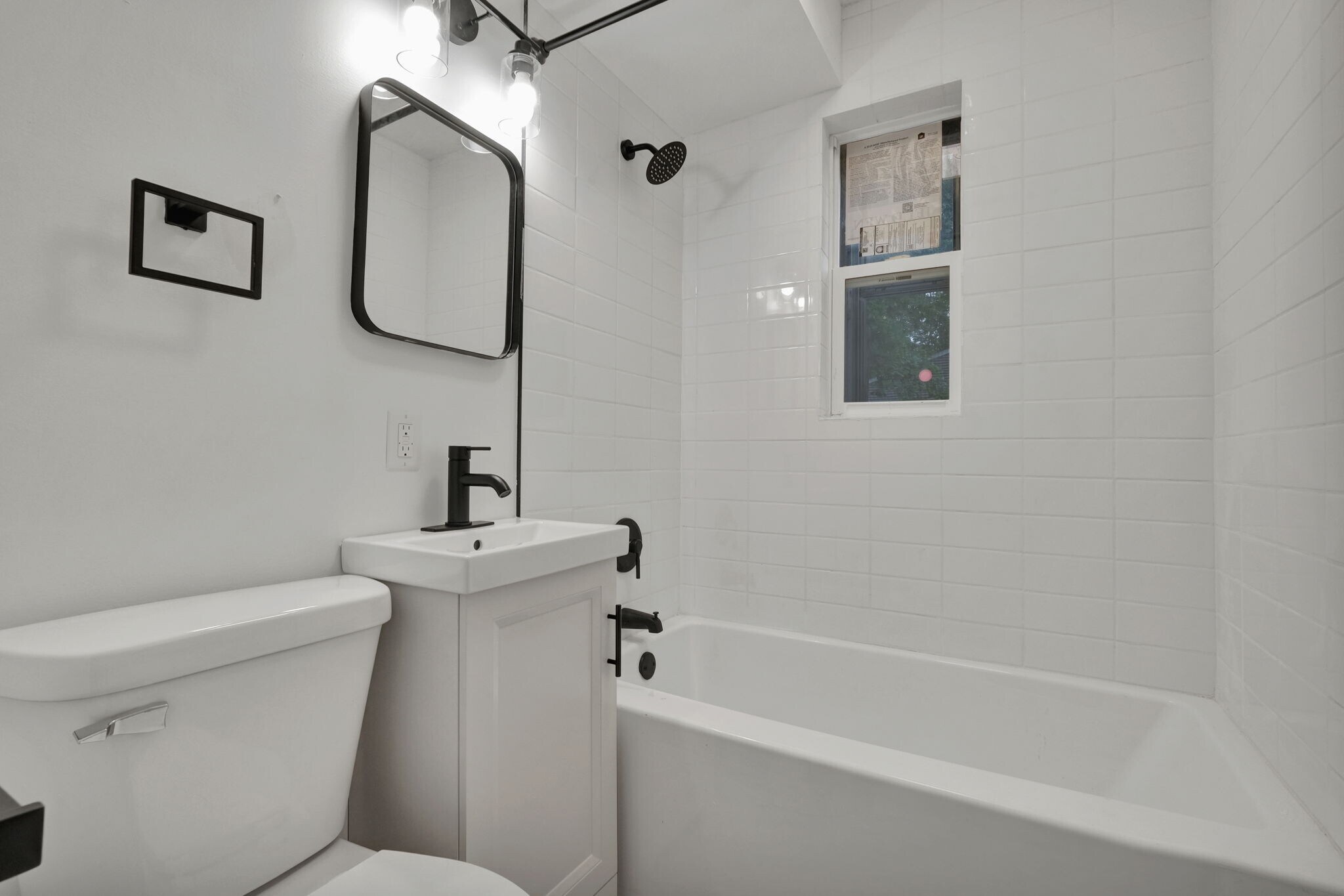 Building Photo - 1225 Regent St