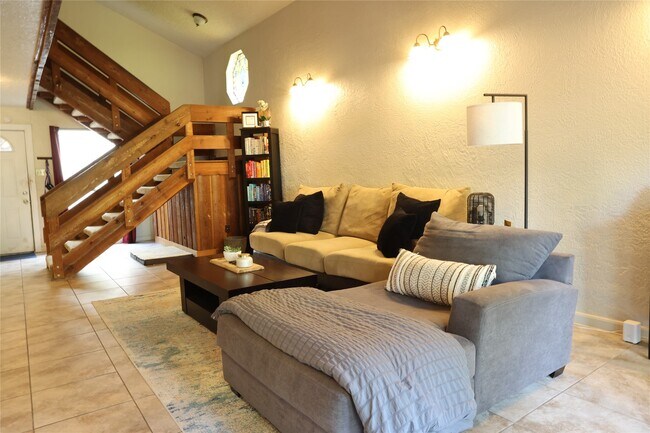 Building Photo - 1508 Early Ln