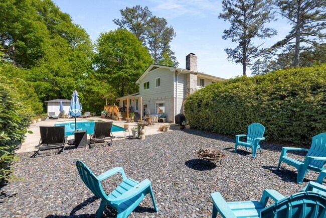 Building Photo - 4014 Foxglove Rd