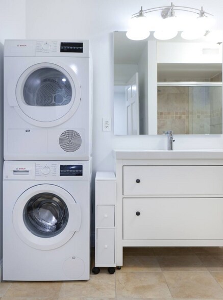 Building Photo - 4745 Massachusetts Ave NW